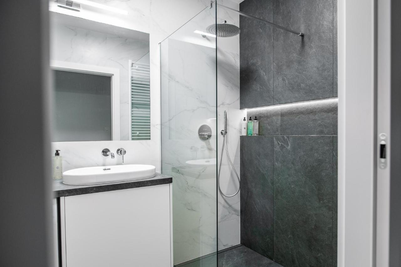 Mkm Apartments Lublin Buitenkant foto