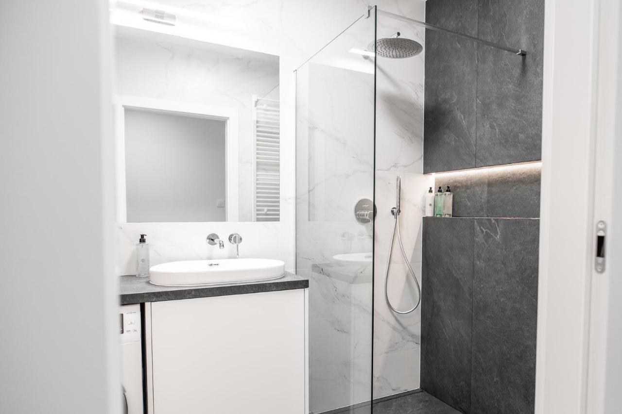 Mkm Apartments Lublin Buitenkant foto