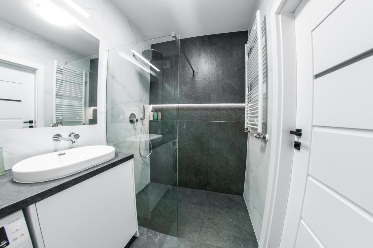 Mkm Apartments Lublin Buitenkant foto